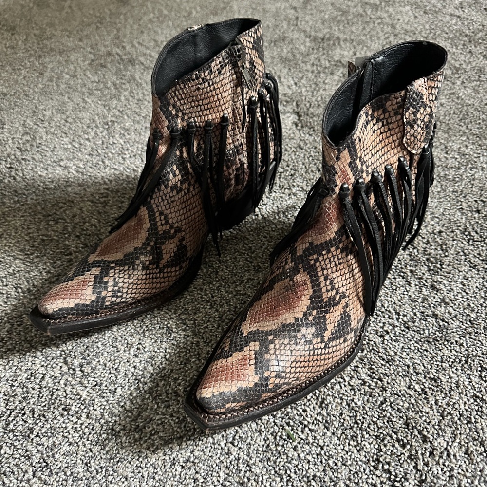 Tony Lama Snake-Print Fringe Pointed Toe Ankle Boots Brown/Black Woman’s 8B